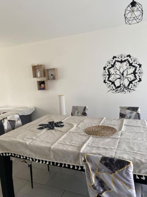 Appartement Ping-Pong Proche Gare Gagny Zewnętrze zdjęcie